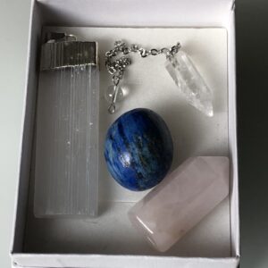 Krabička věštění-selenit-lapis lazuli-ruženín-kyvadlo křišťál